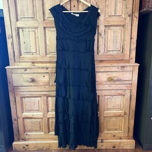 Amo Medium / Large Black‎ Sleeveless Ruffled Layered  Dress
